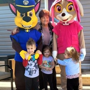 Meet your Posher, Gloria